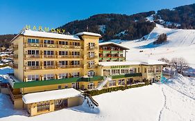 Hotel Harfenwirt #Ski-In Ski-Out